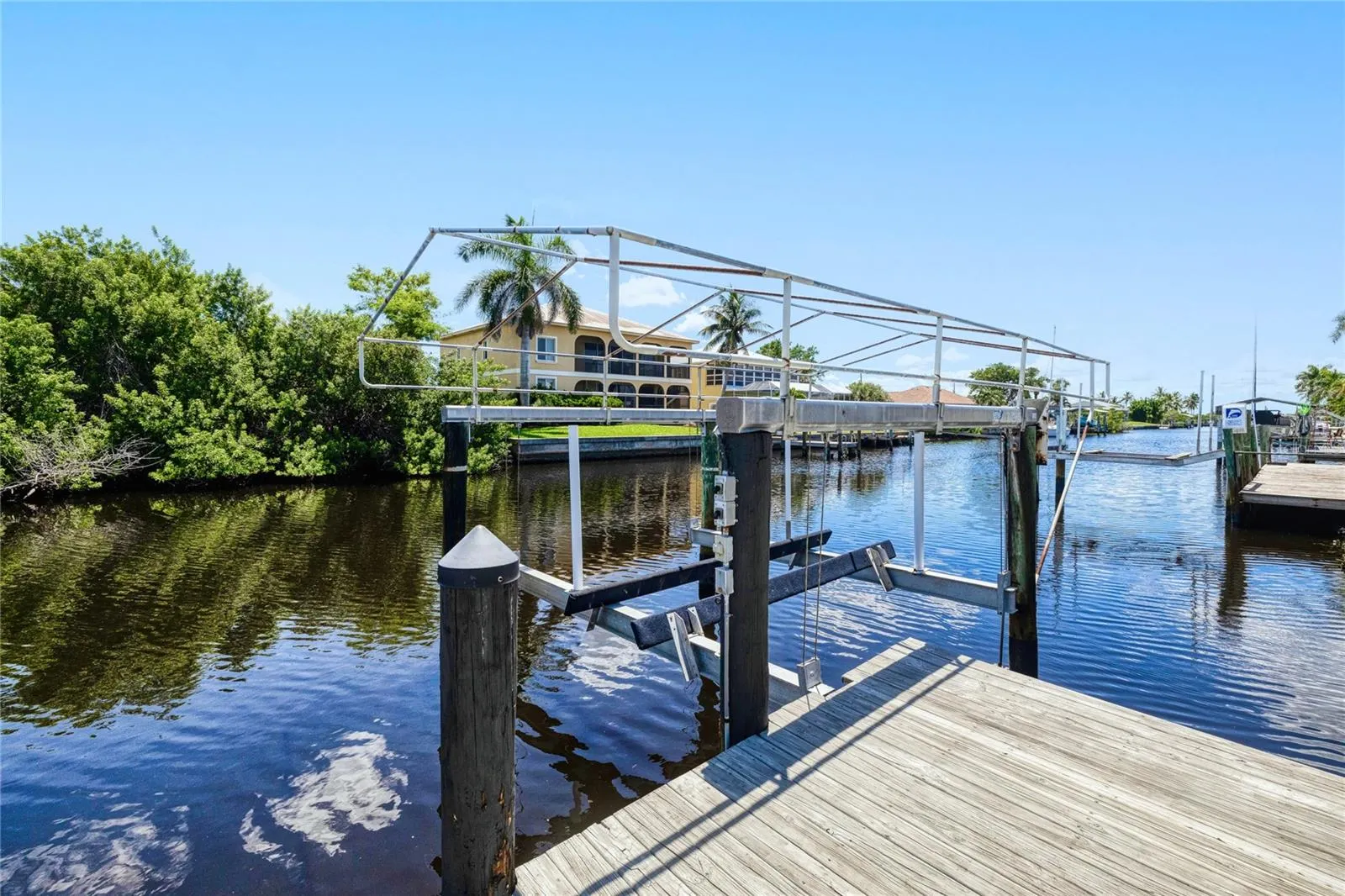 4226 PALM DR