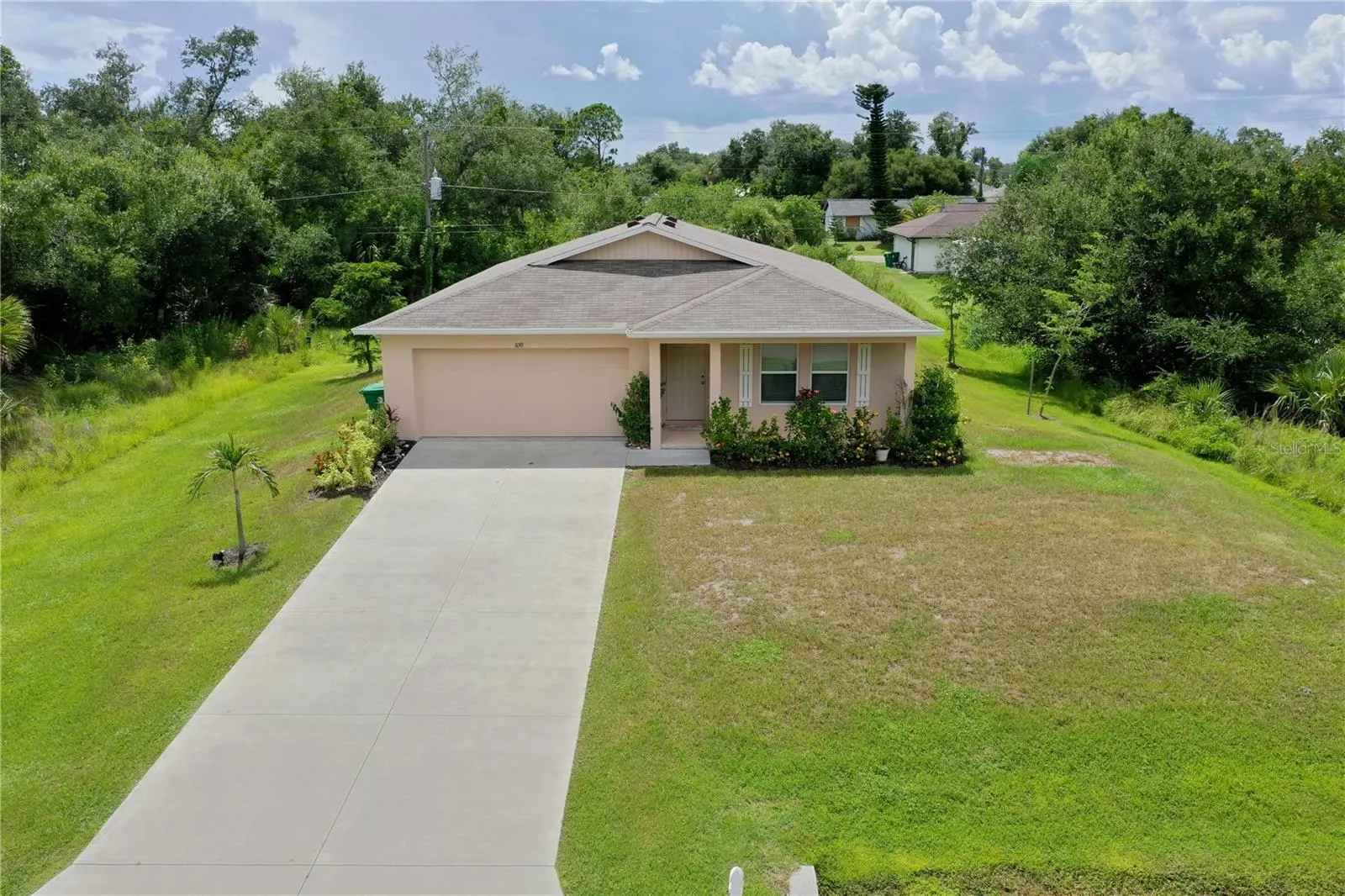 1091 CAZENOVIA ST
