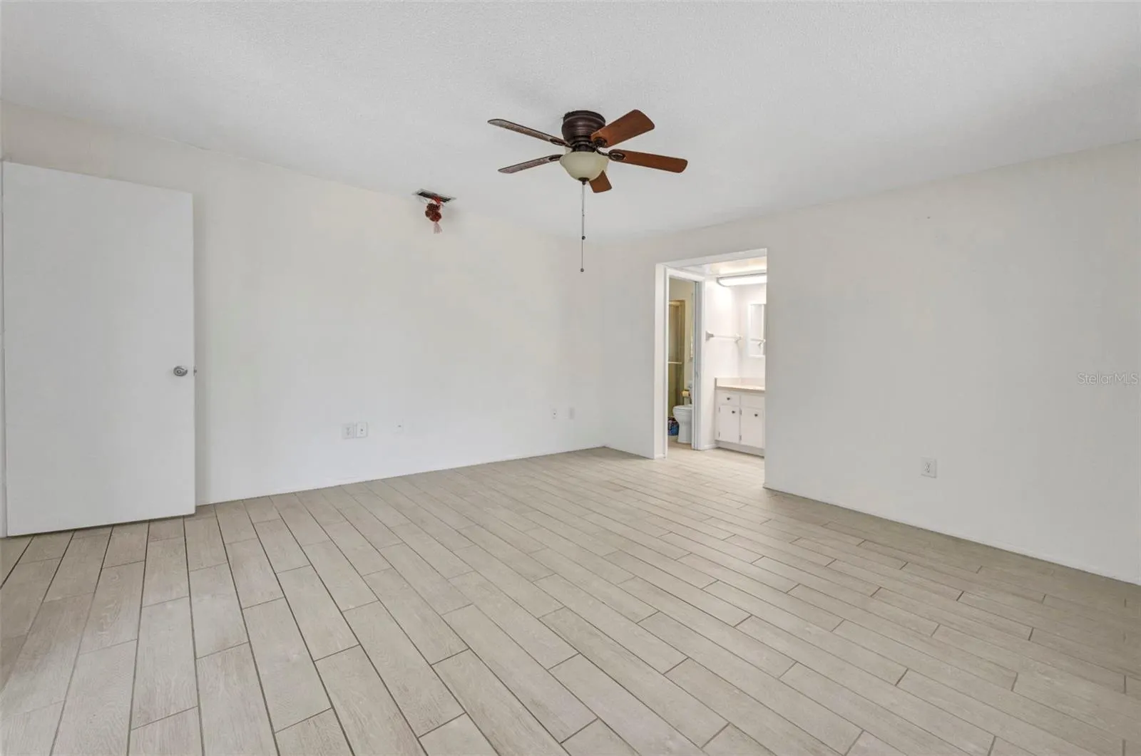 2109 LAKE VIEW BLVD