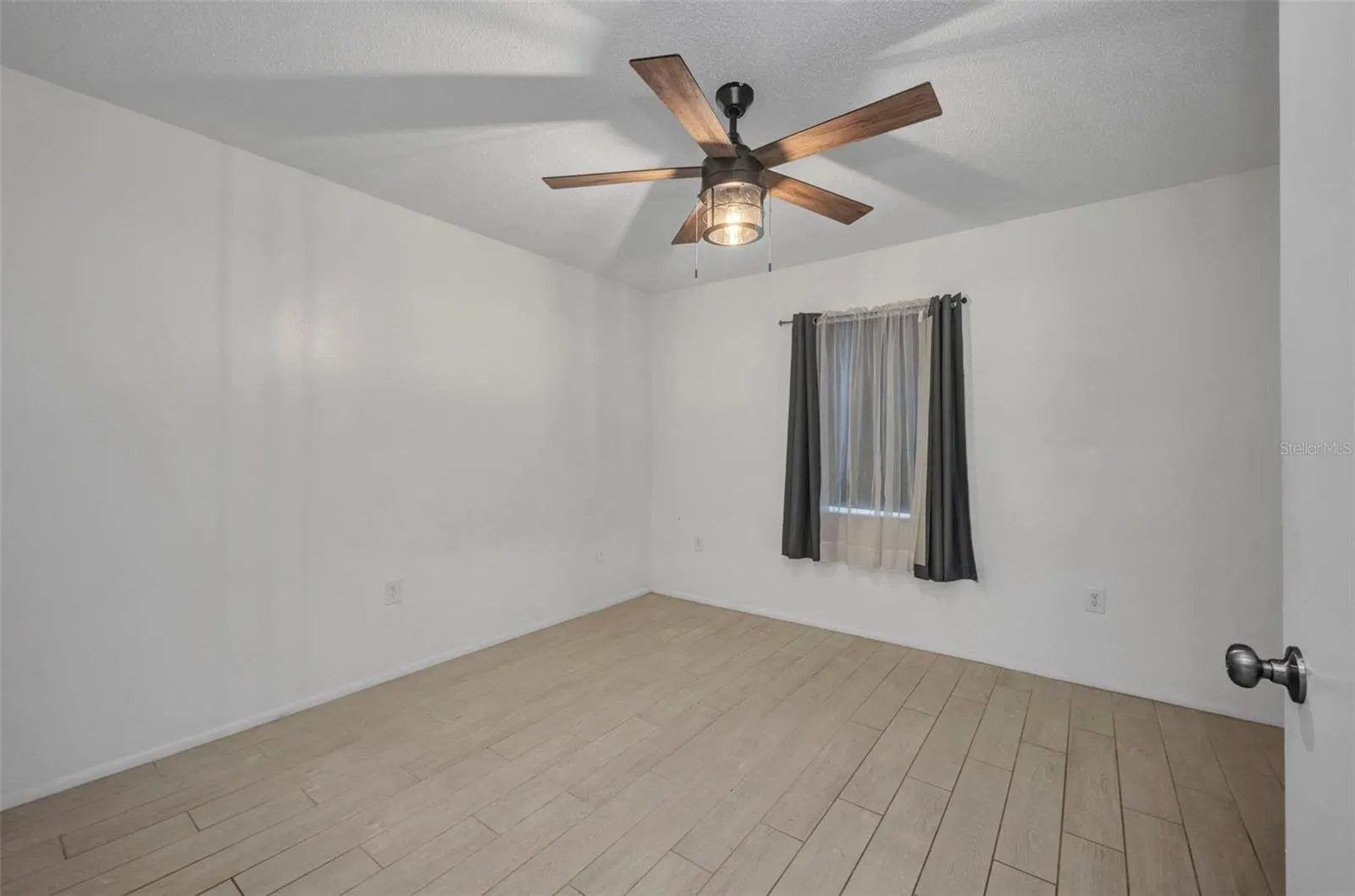 2109 LAKE VIEW BLVD