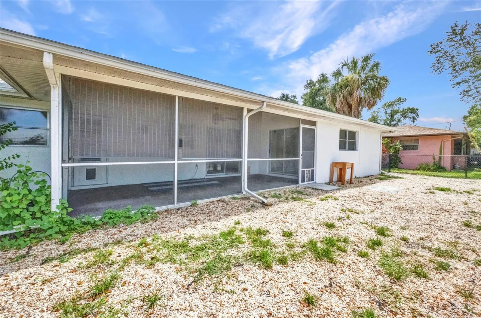 2109 LAKE VIEW BLVD