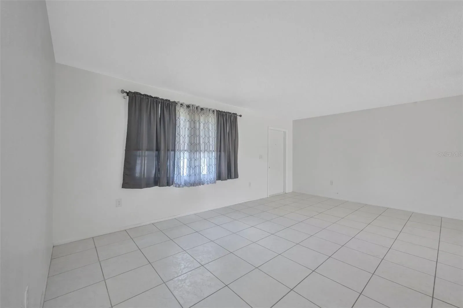 2109 LAKE VIEW BLVD