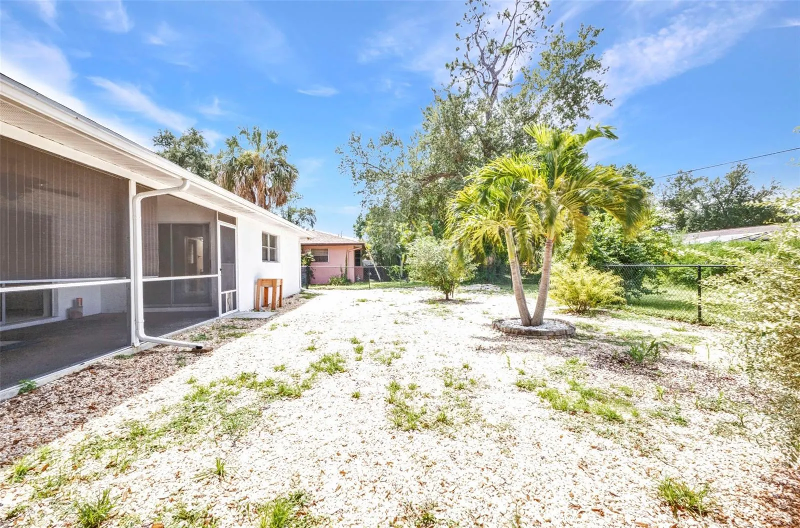 2109 LAKE VIEW BLVD