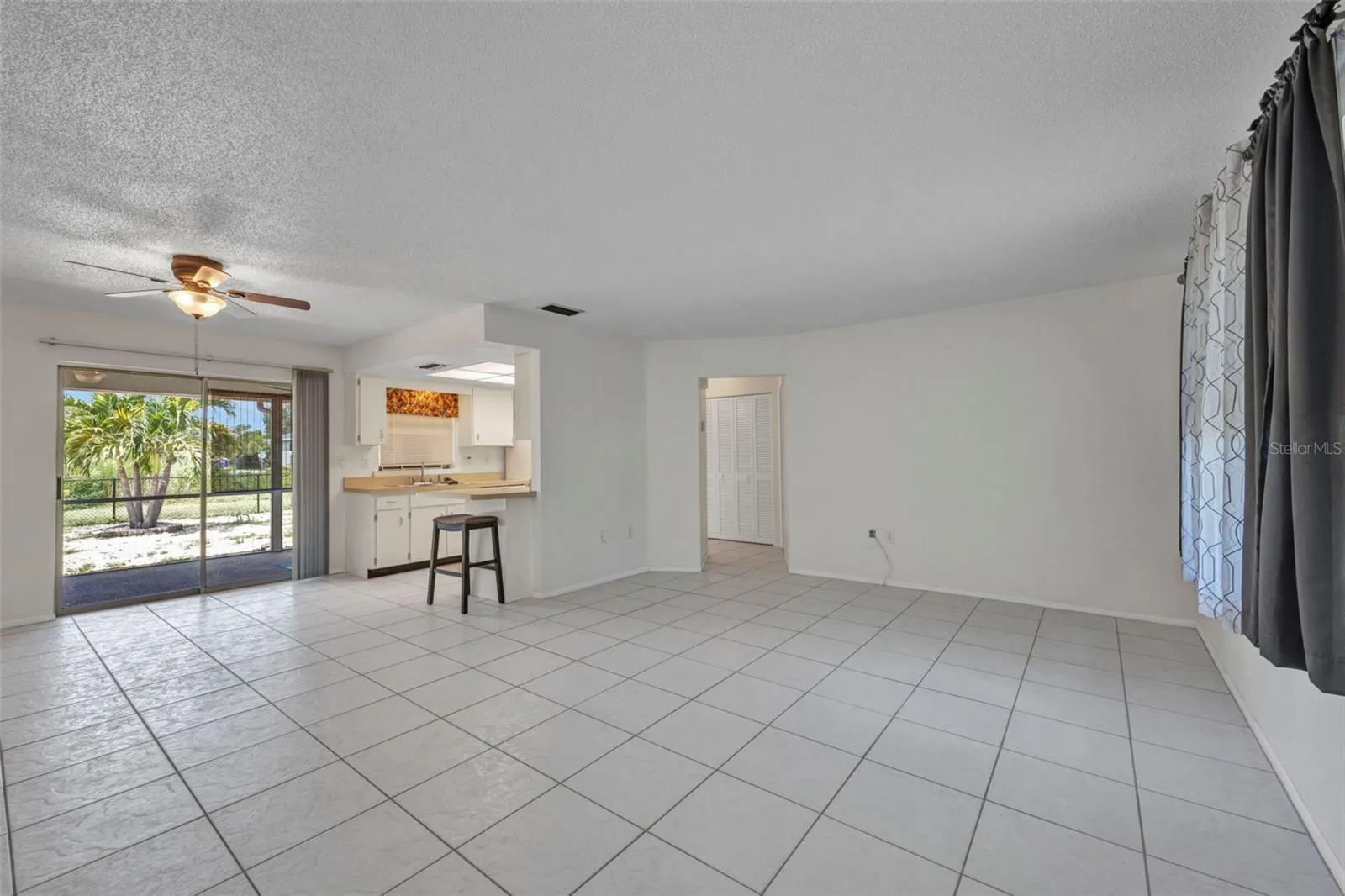 2109 LAKE VIEW BLVD