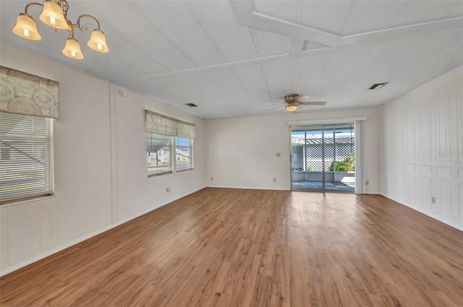 1000 KINGS HWY #358, #358