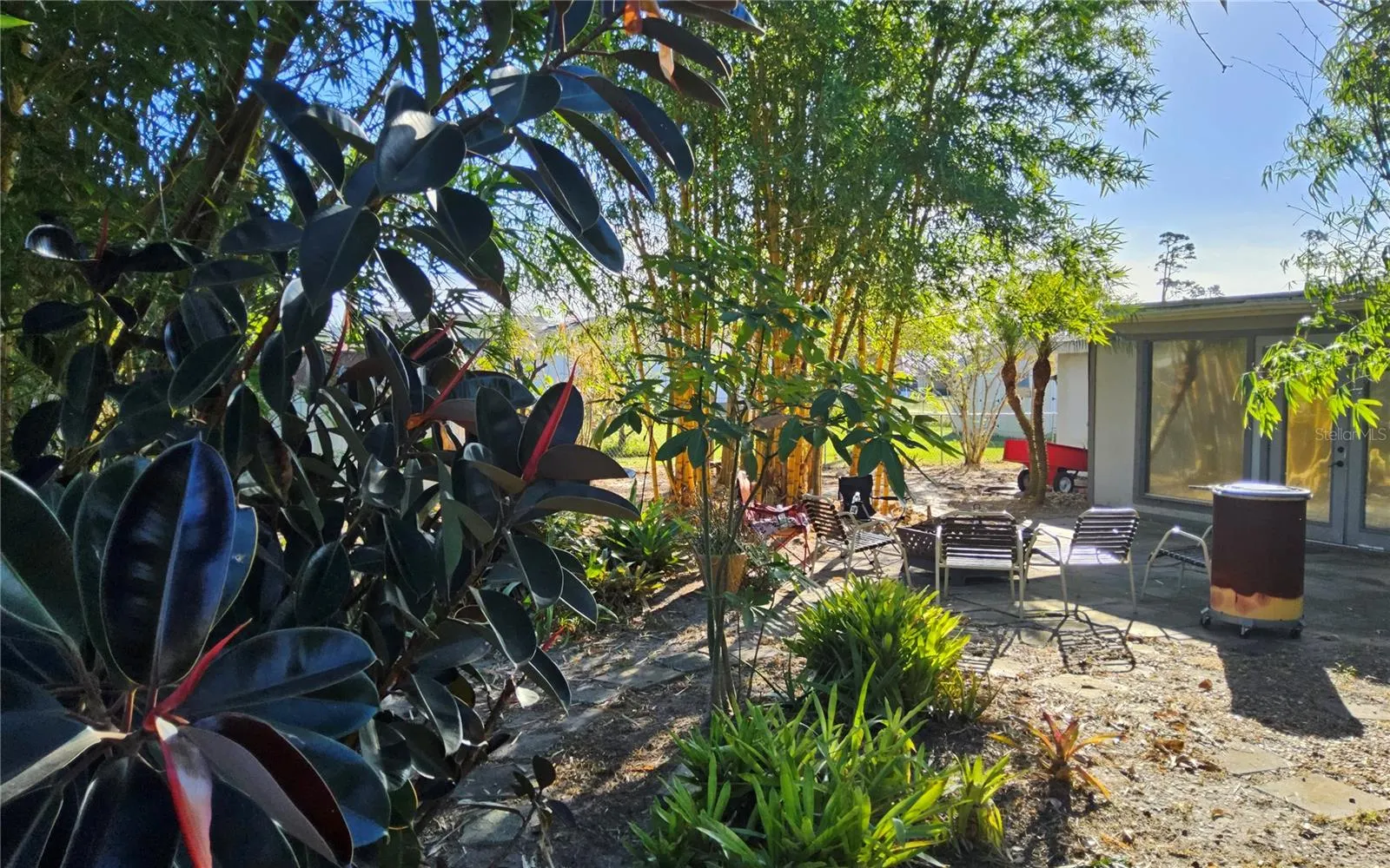 1108 AMPLE AVE