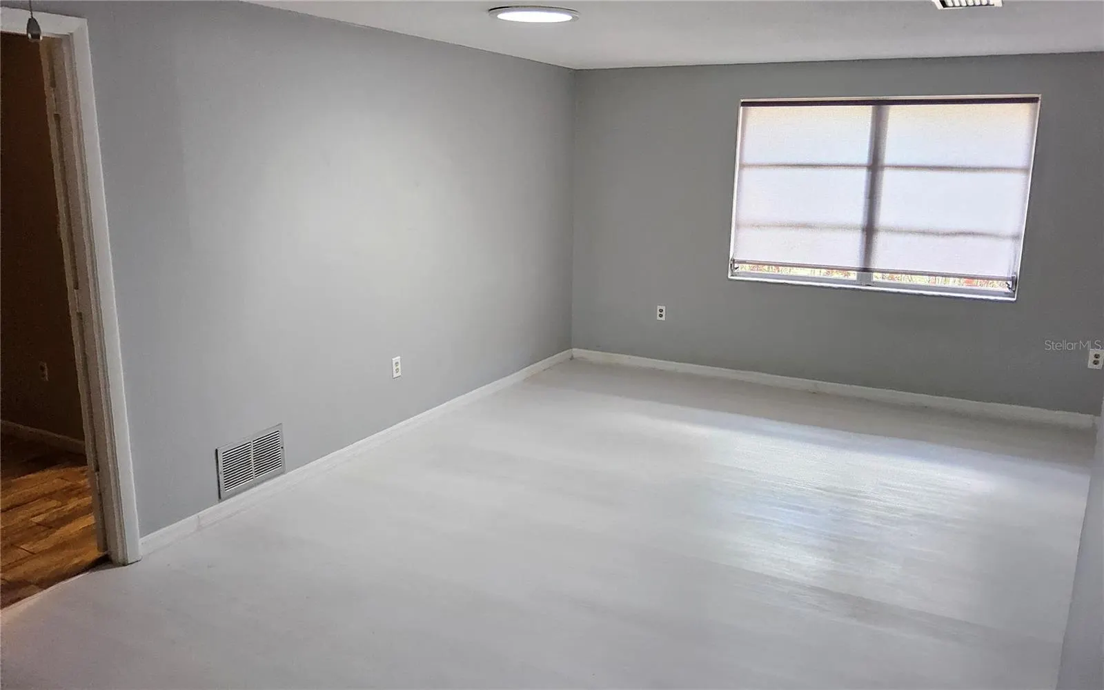 1108 AMPLE AVE