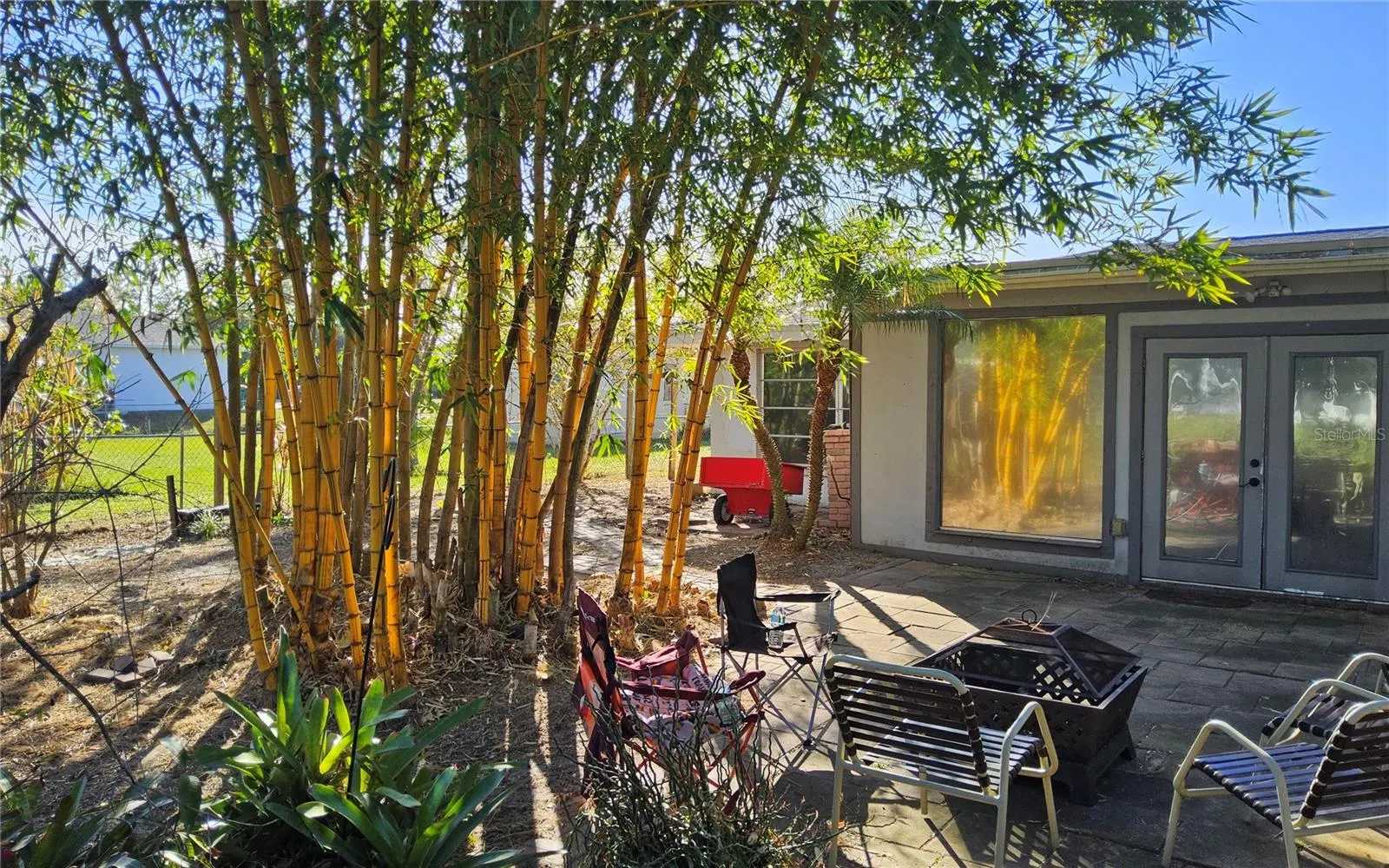 1108 AMPLE AVE