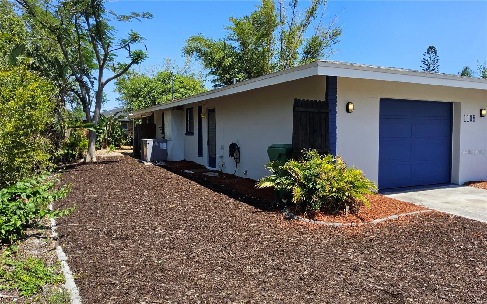 1108 AMPLE AVE