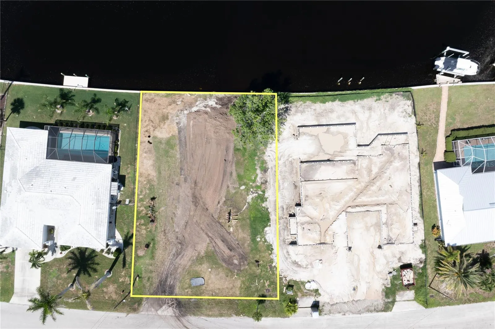 174 CRESCENT DR