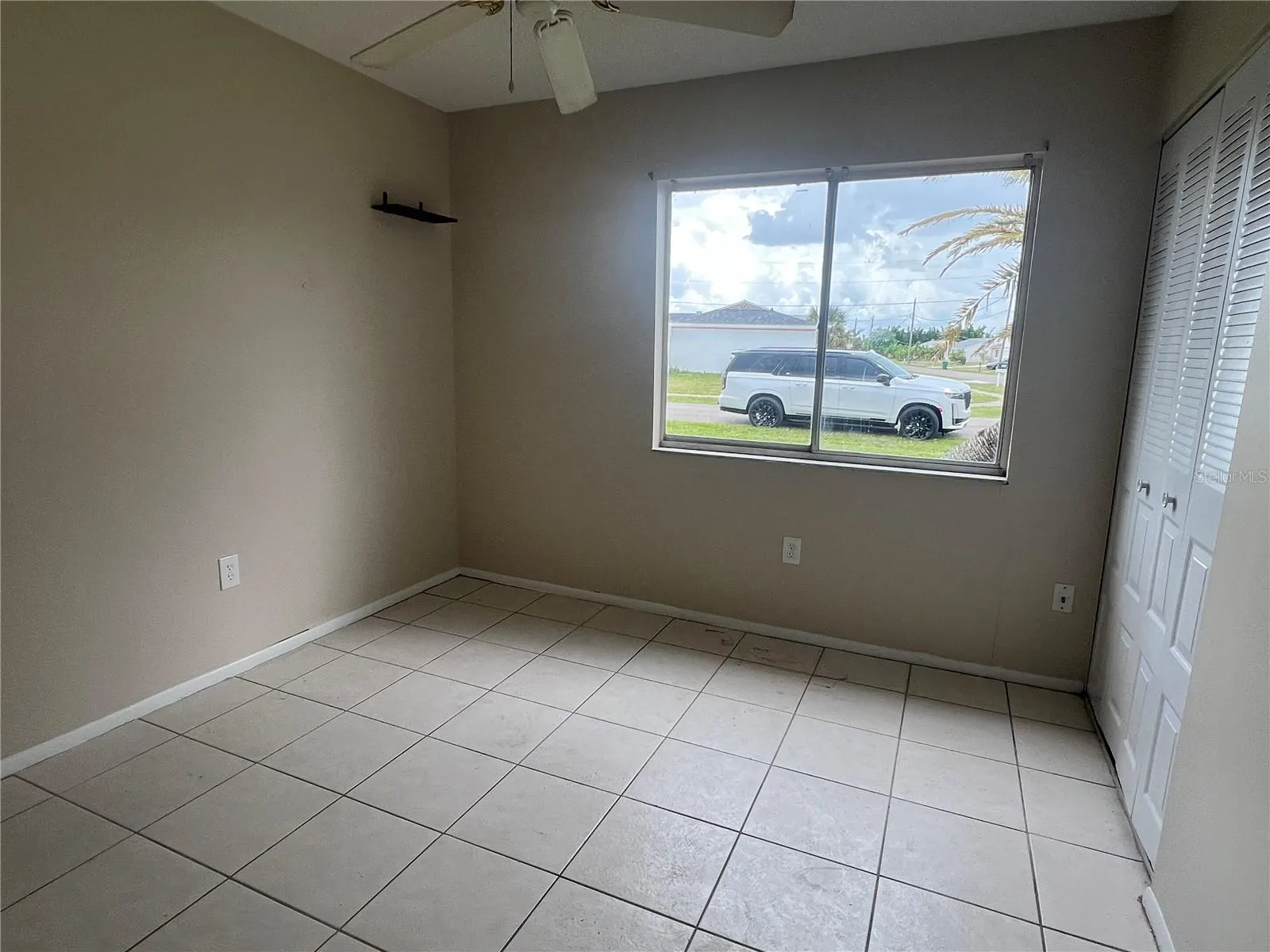 334 AYLESBURY LN NE