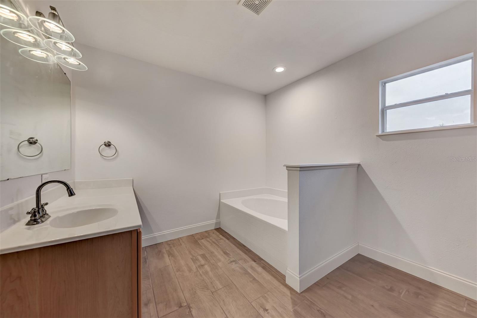9295 MELODY CIR