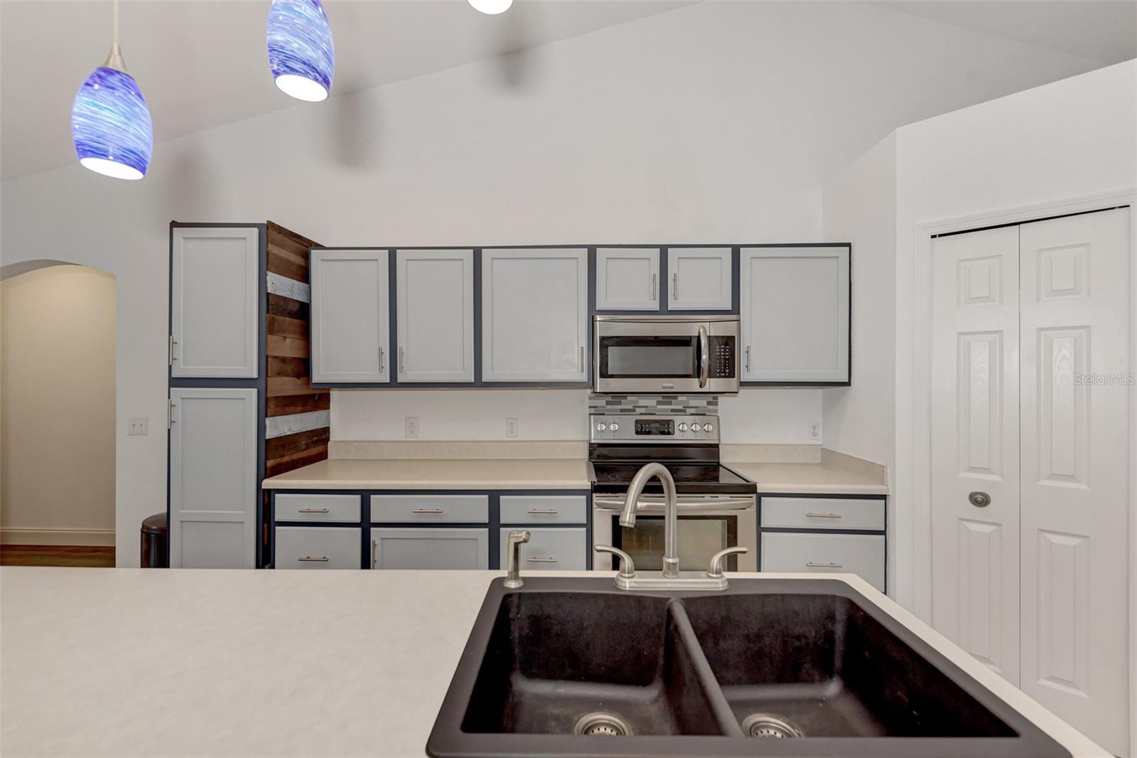9295 MELODY CIR