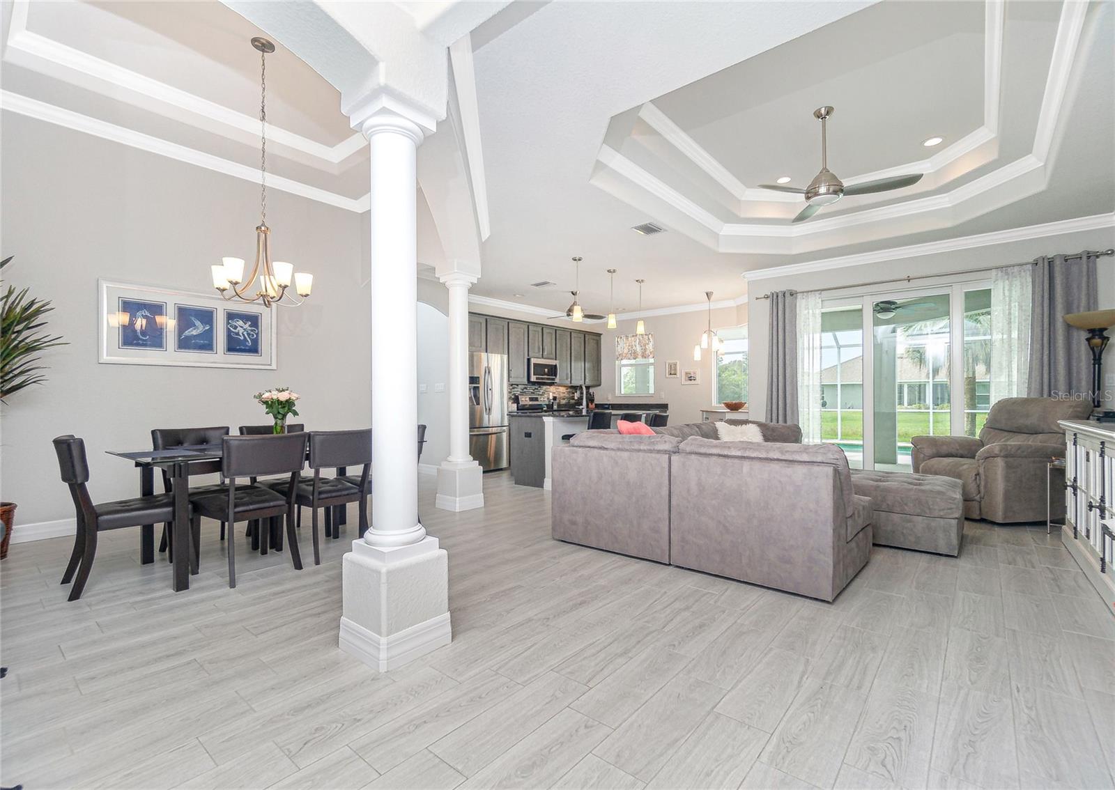 11 LONG MEADOW LN