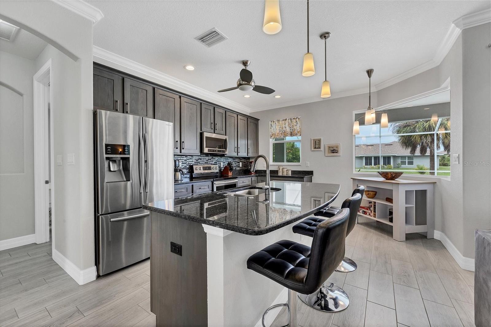 11 LONG MEADOW LN