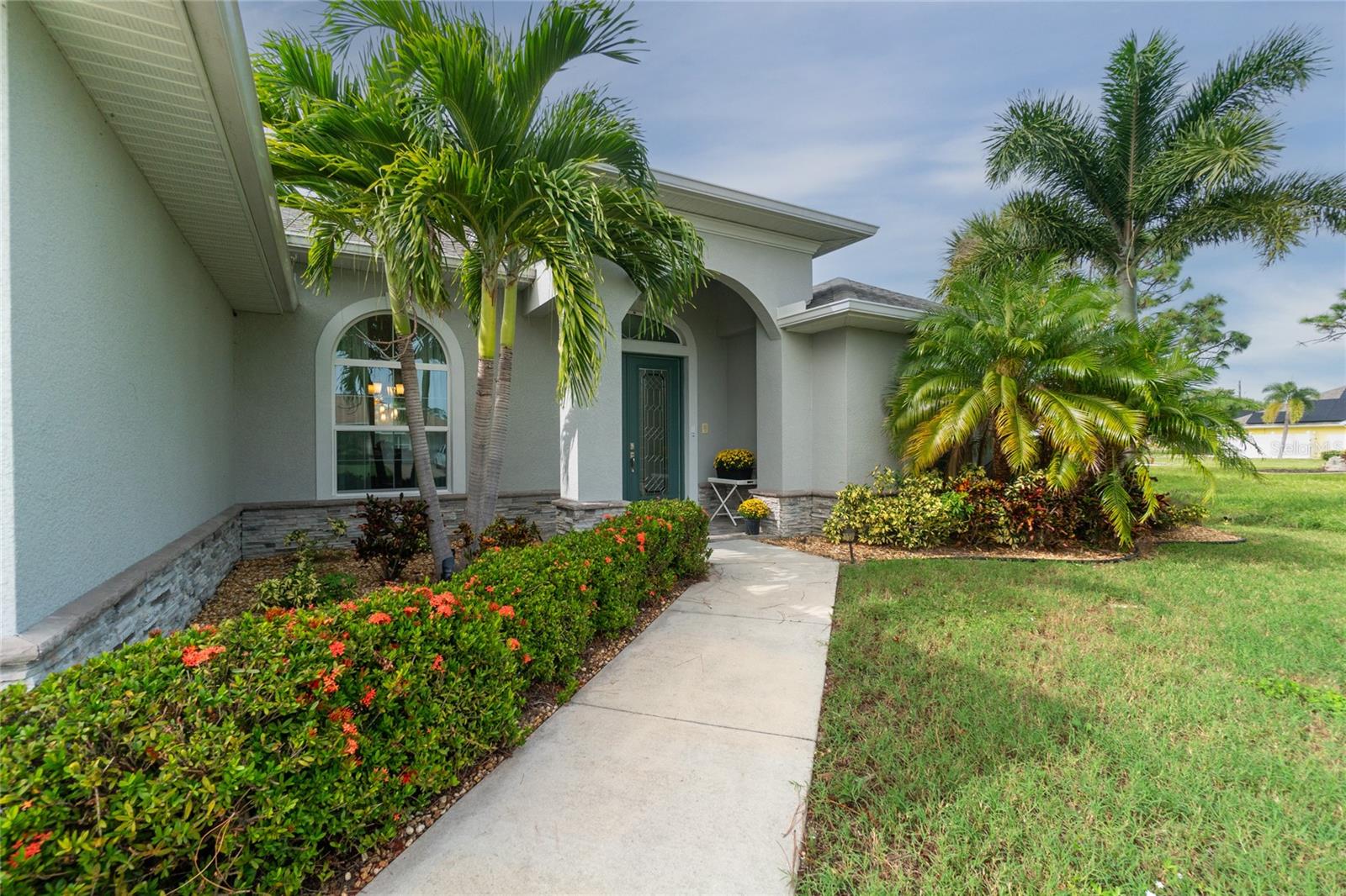 11 LONG MEADOW LN