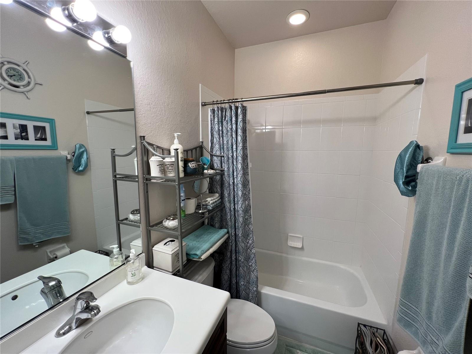 431 ALBATROSS RD