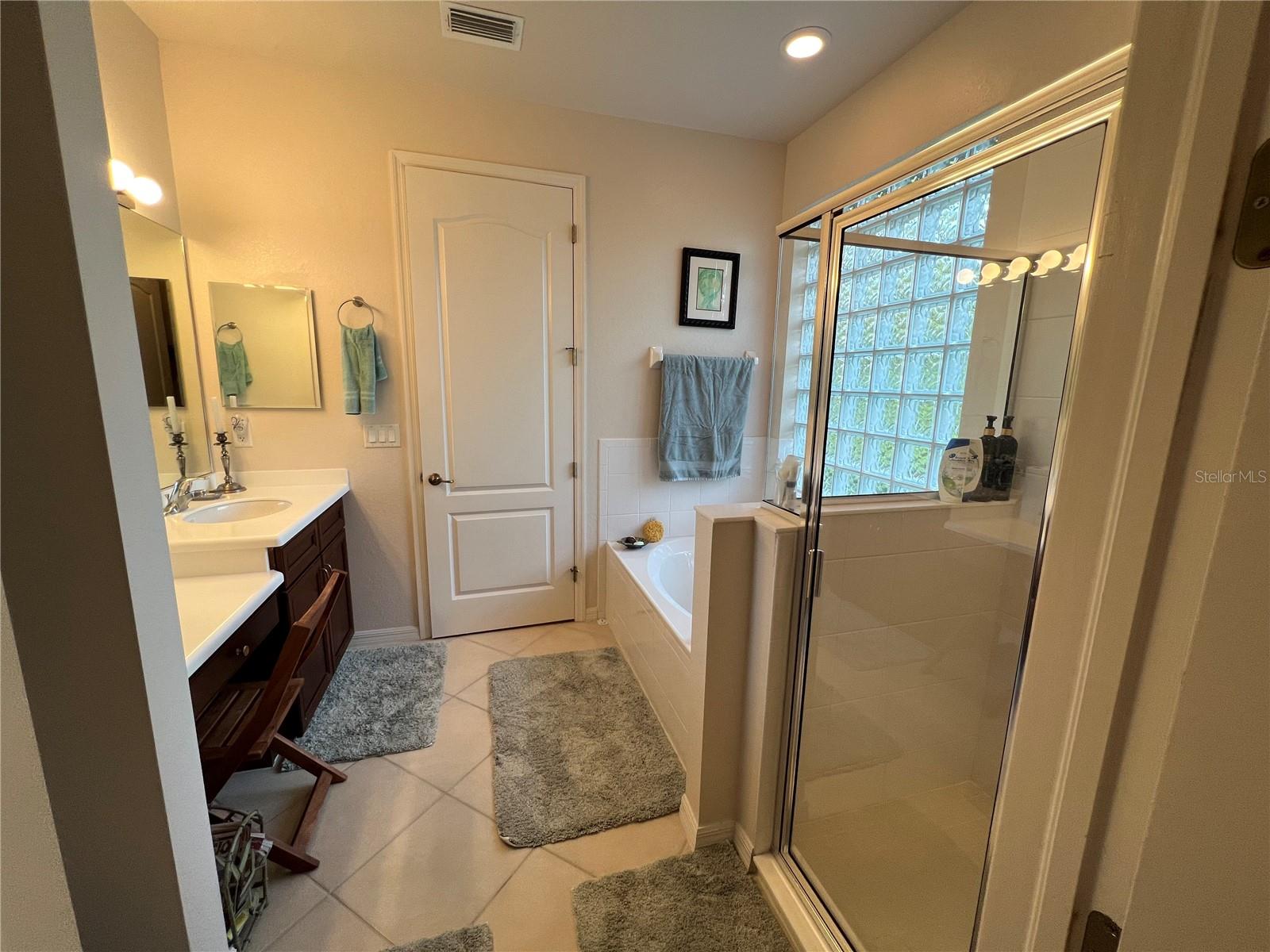431 ALBATROSS RD