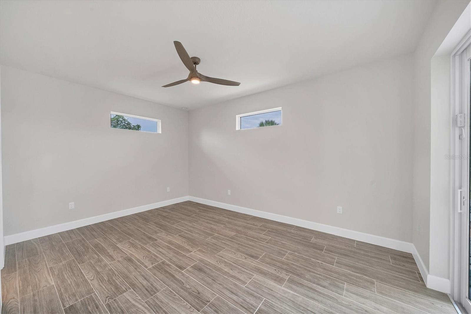 399 SUNSET RD N