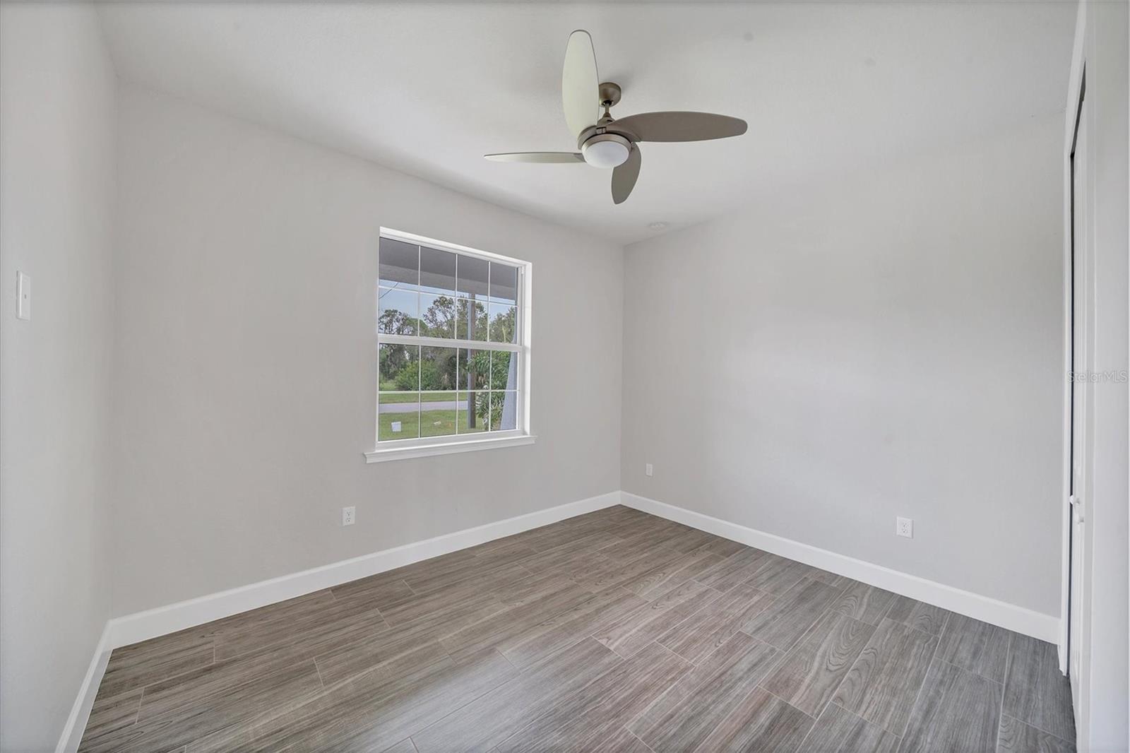 399 SUNSET RD N