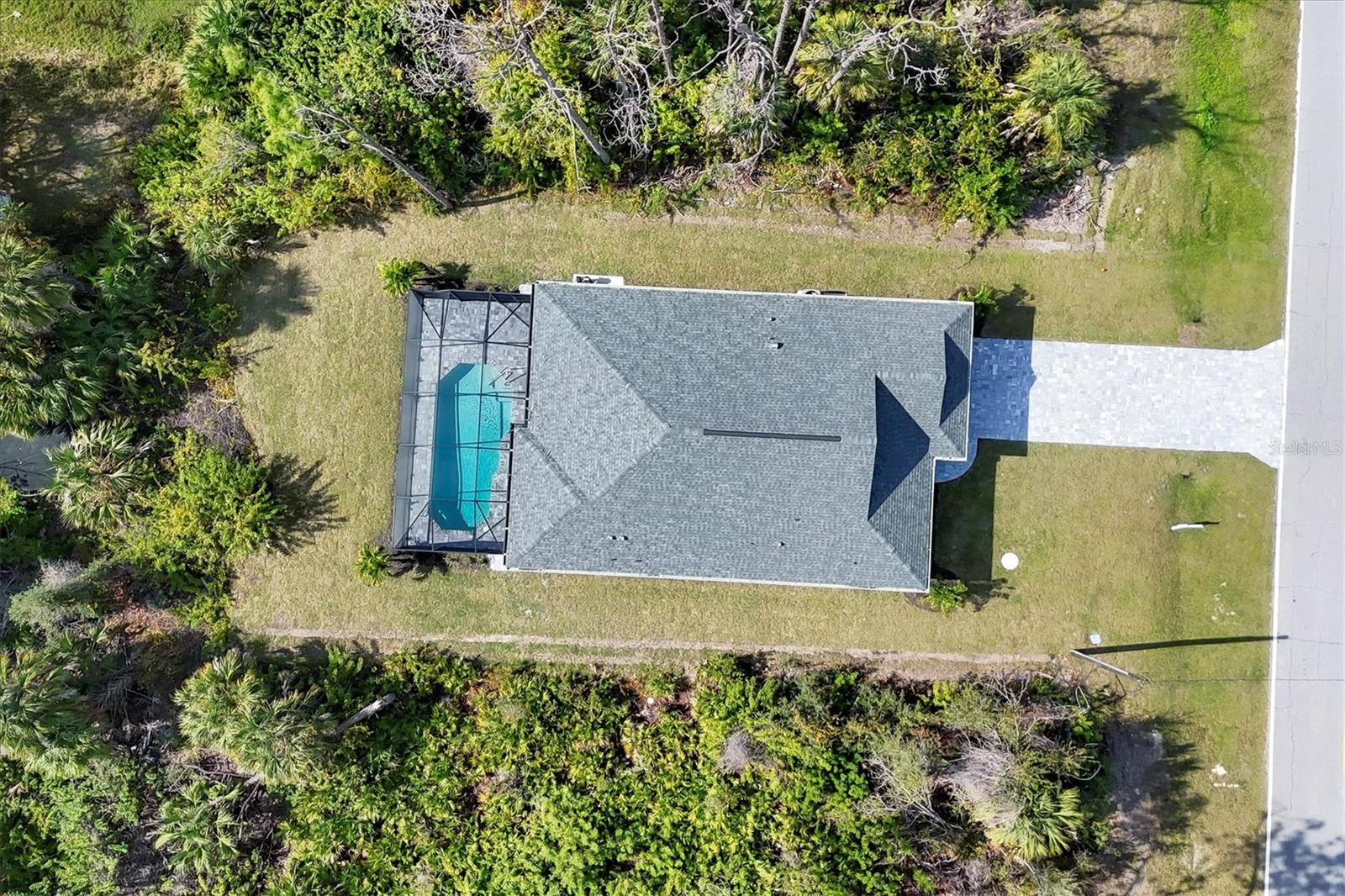 399 SUNSET RD N