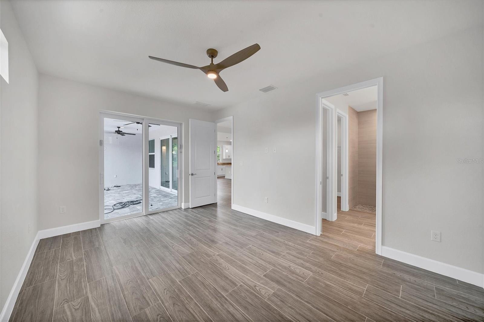 399 SUNSET RD N