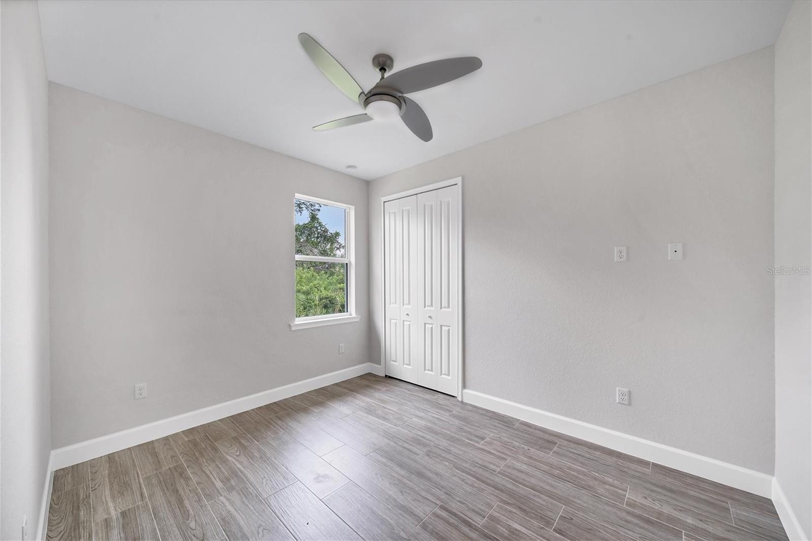 399 SUNSET RD N