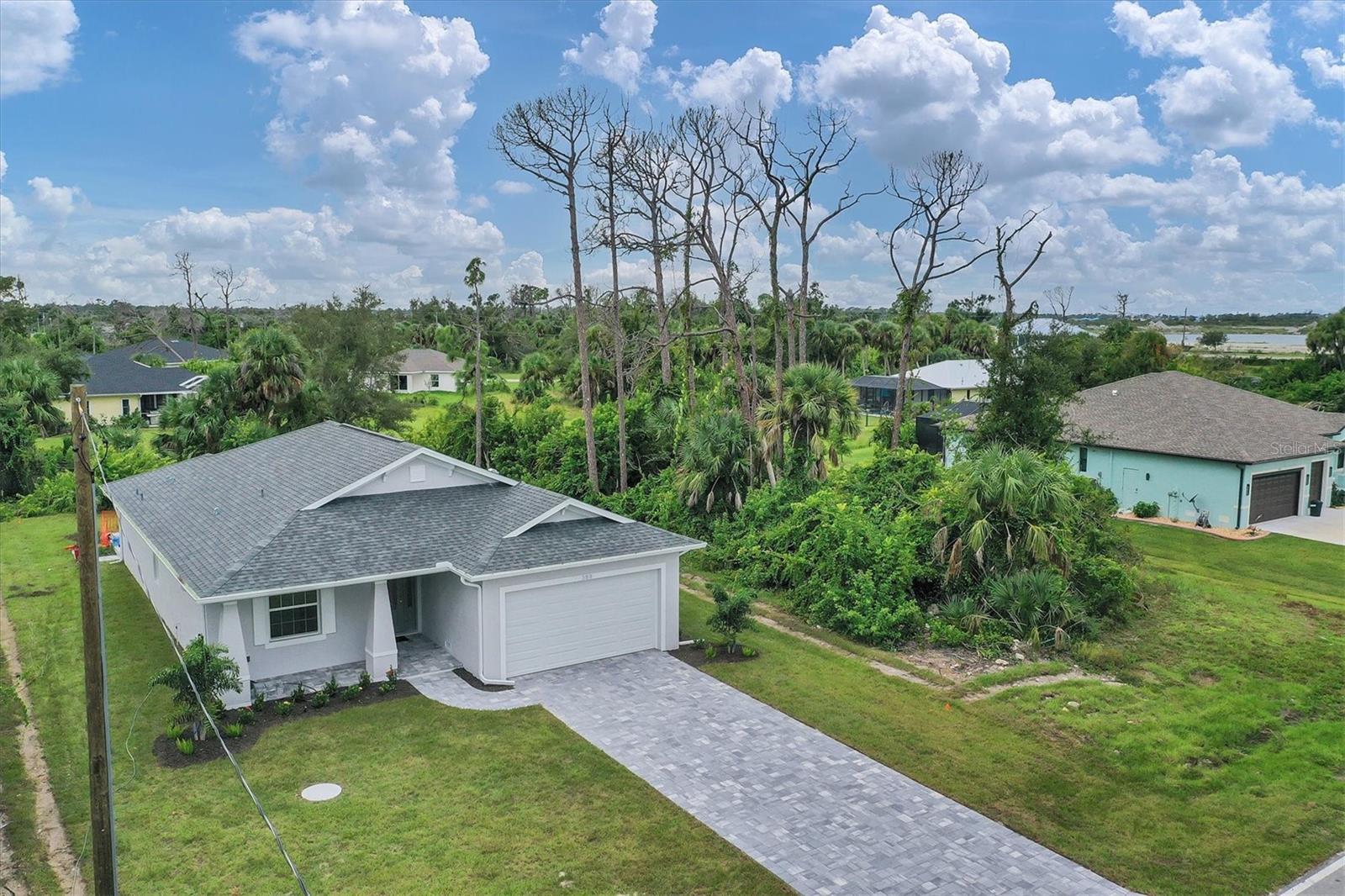 399 SUNSET RD N