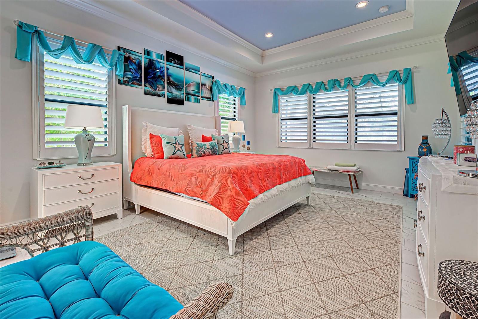 177 N CAYMAN ISLES BLVD