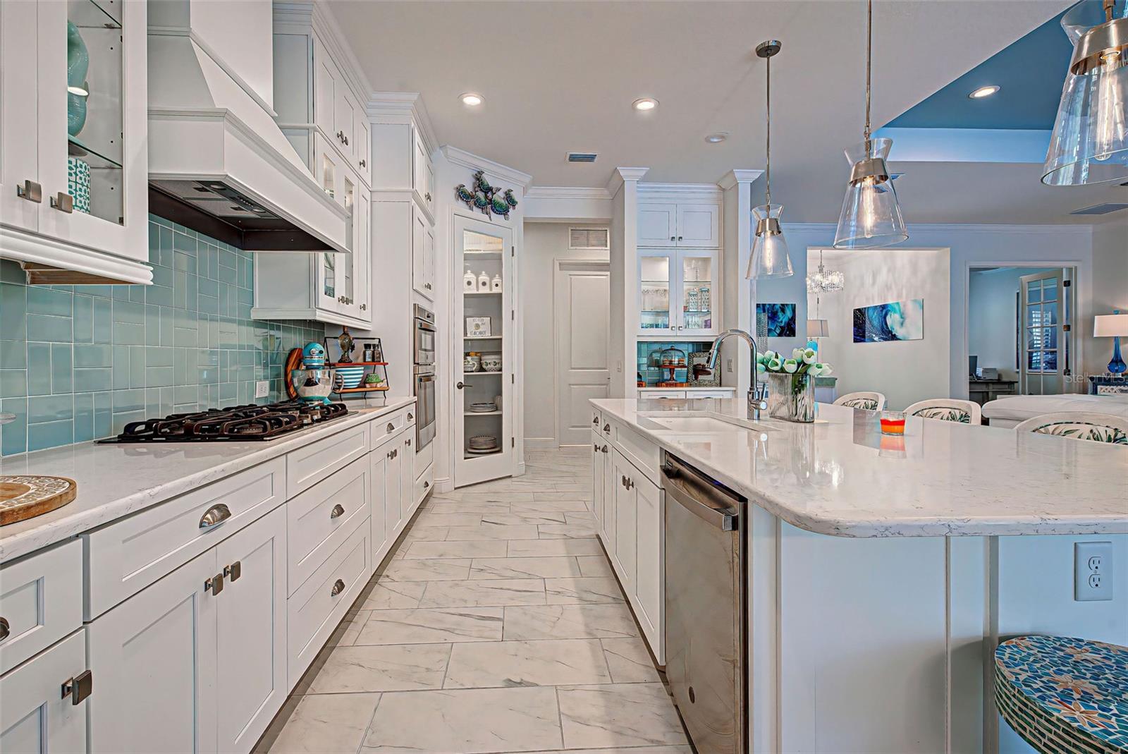 177 N CAYMAN ISLES BLVD
