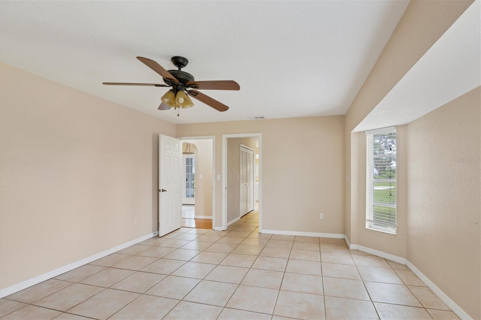 272 BROADMOOR LN