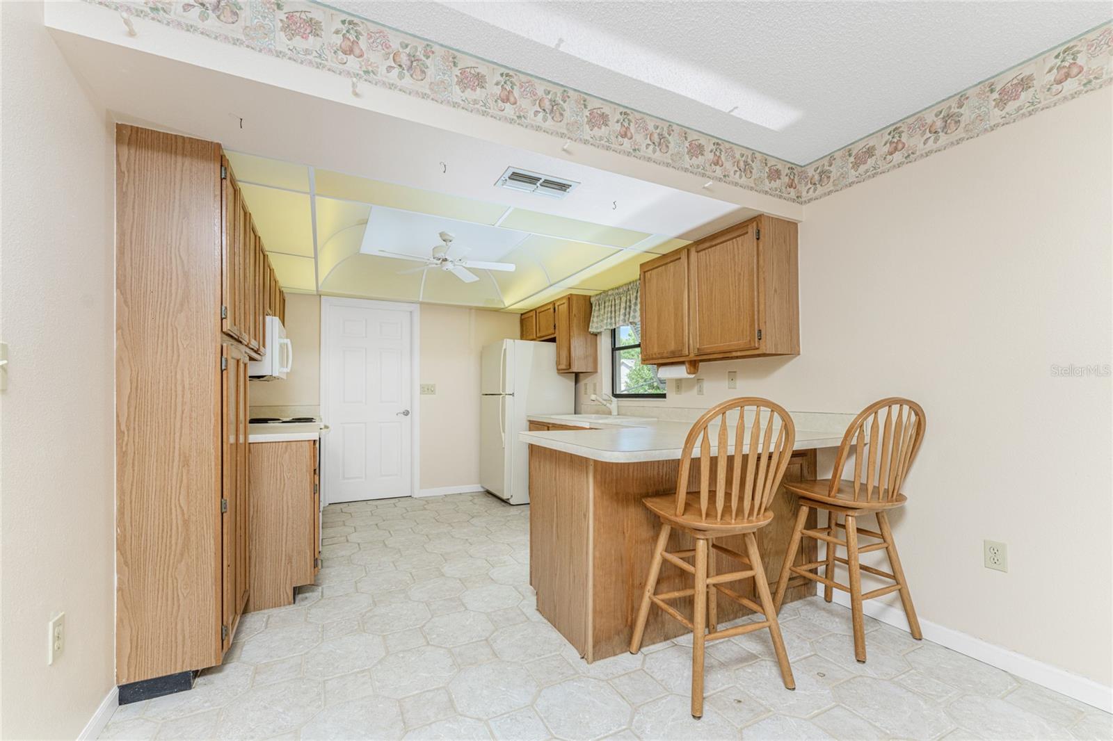 517 WEKIVA RIVER CT #82, #82