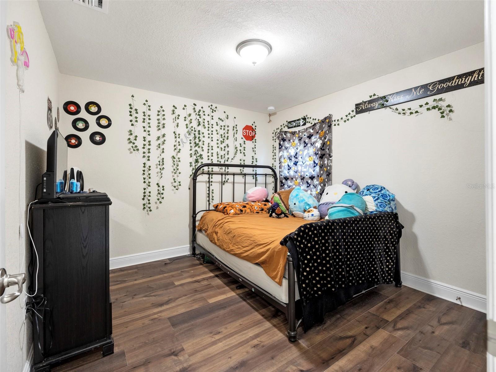9087 HILLIARD TER