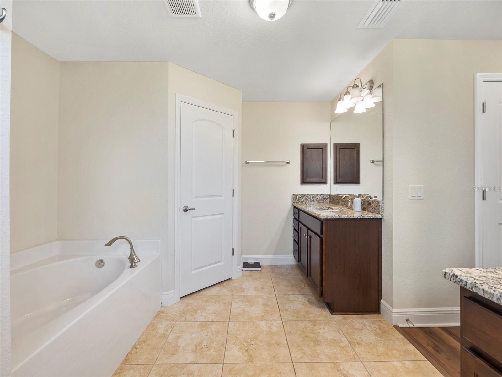 9087 HILLIARD TER