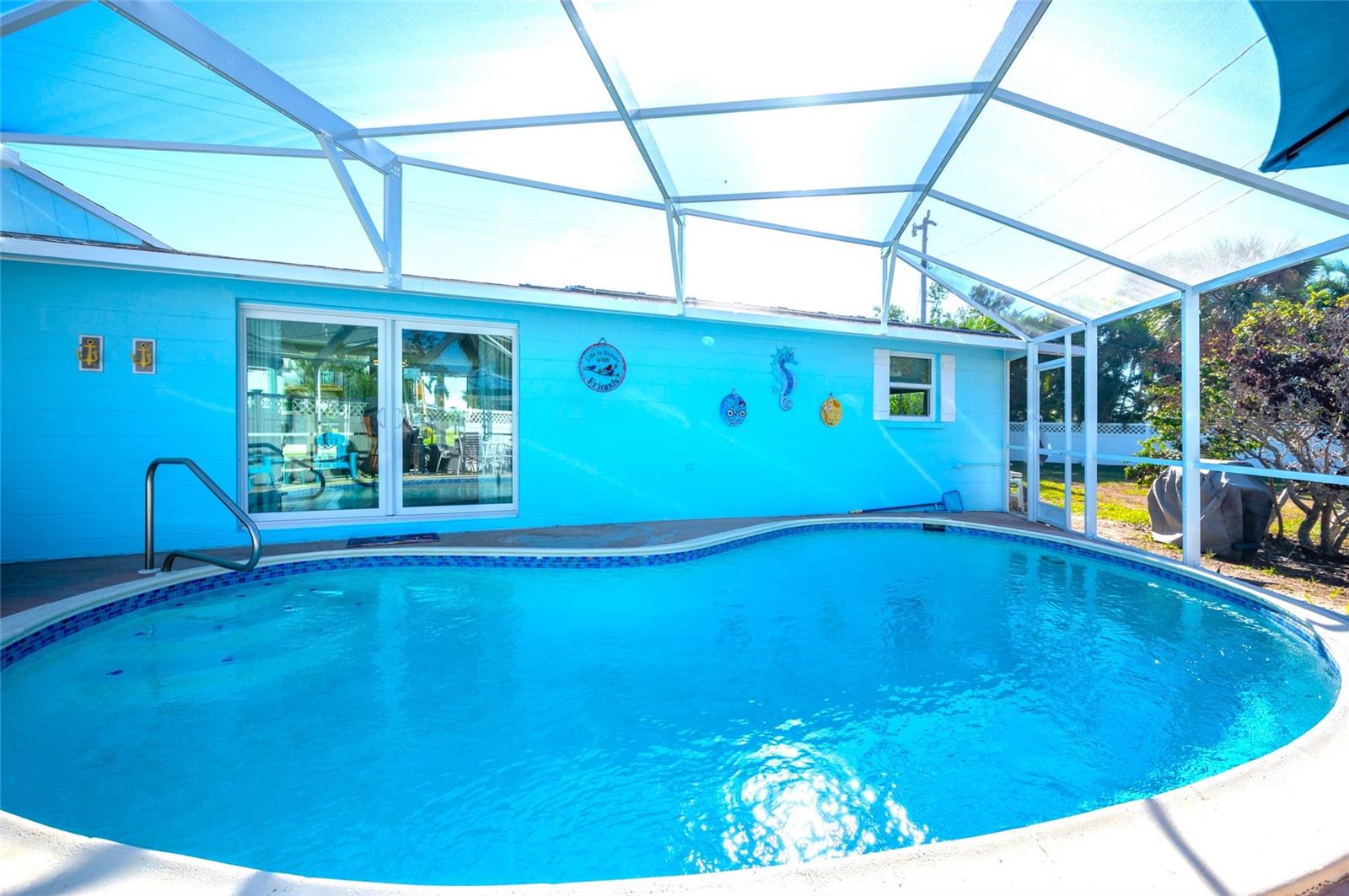 1280 HOLIDAY DR
