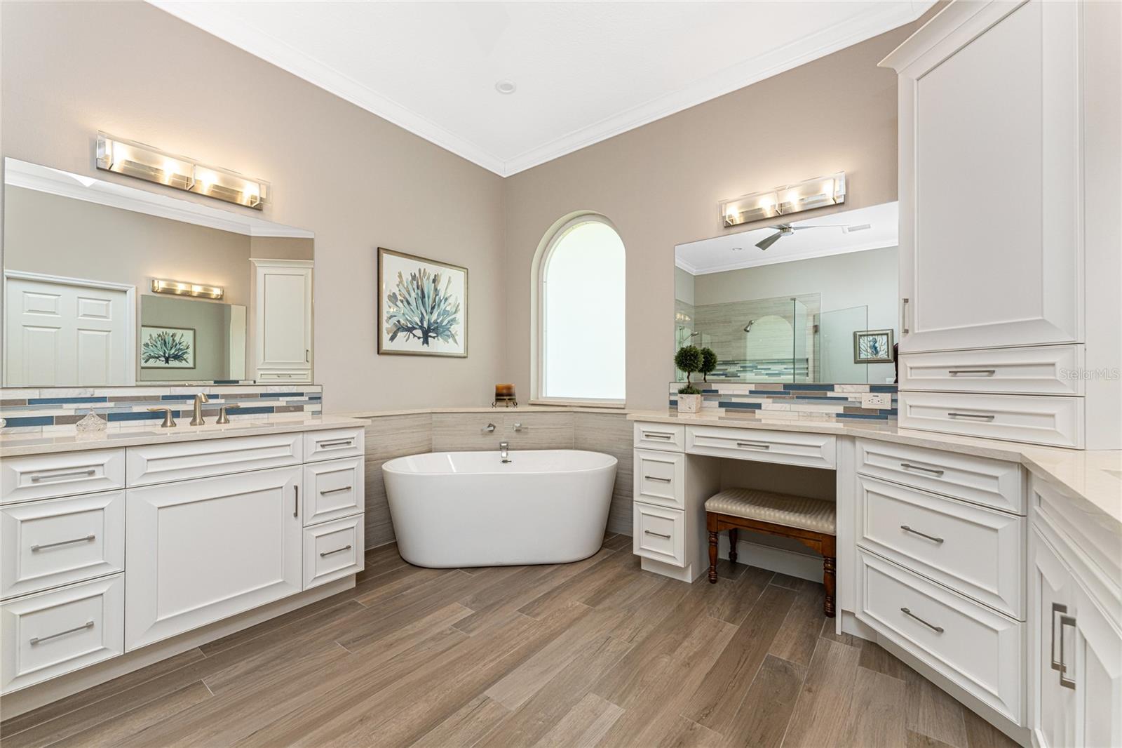 1 N CAYMAN ISLES BLVD