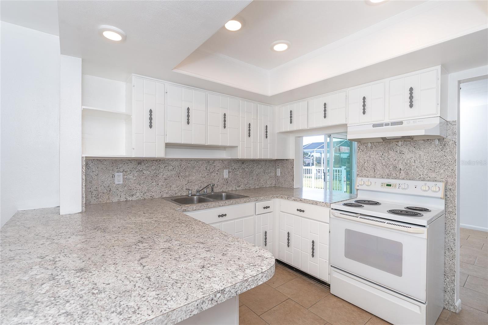 20 ANNAPOLIS LN