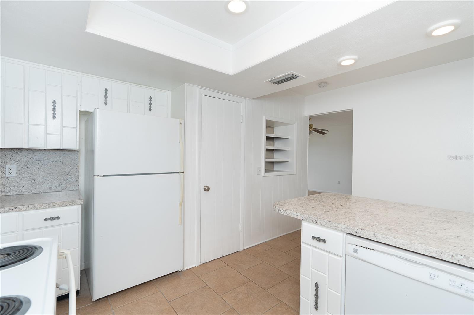 20 ANNAPOLIS LN