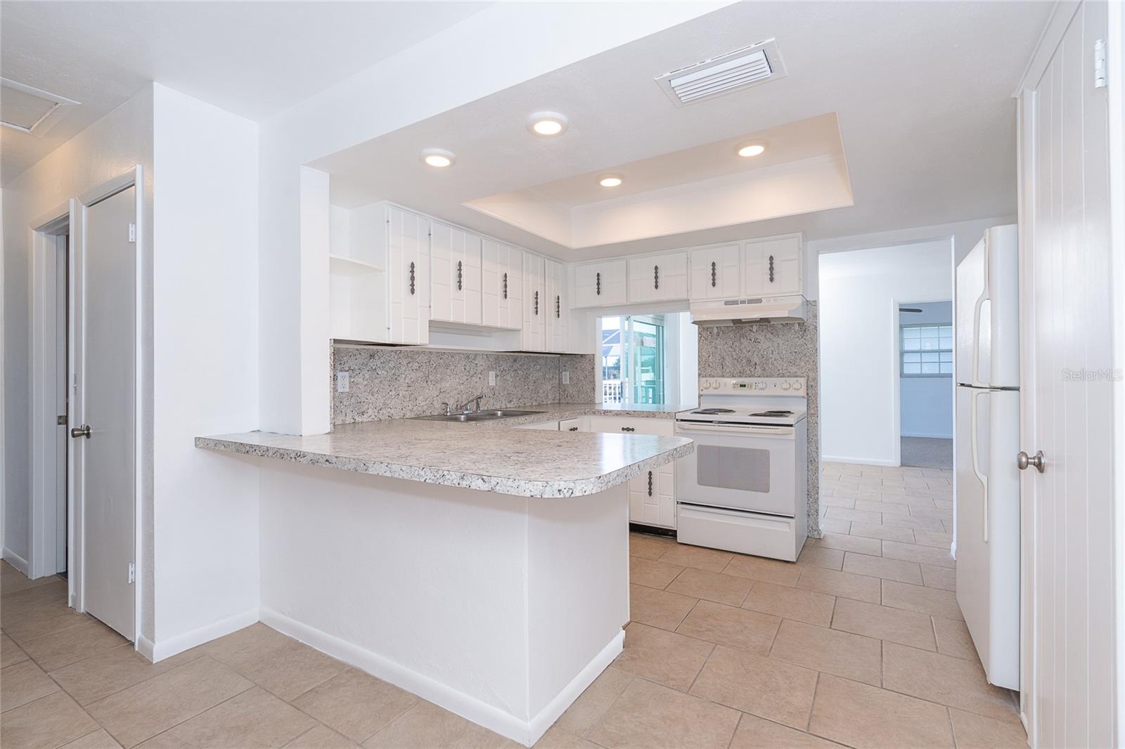20 ANNAPOLIS LN