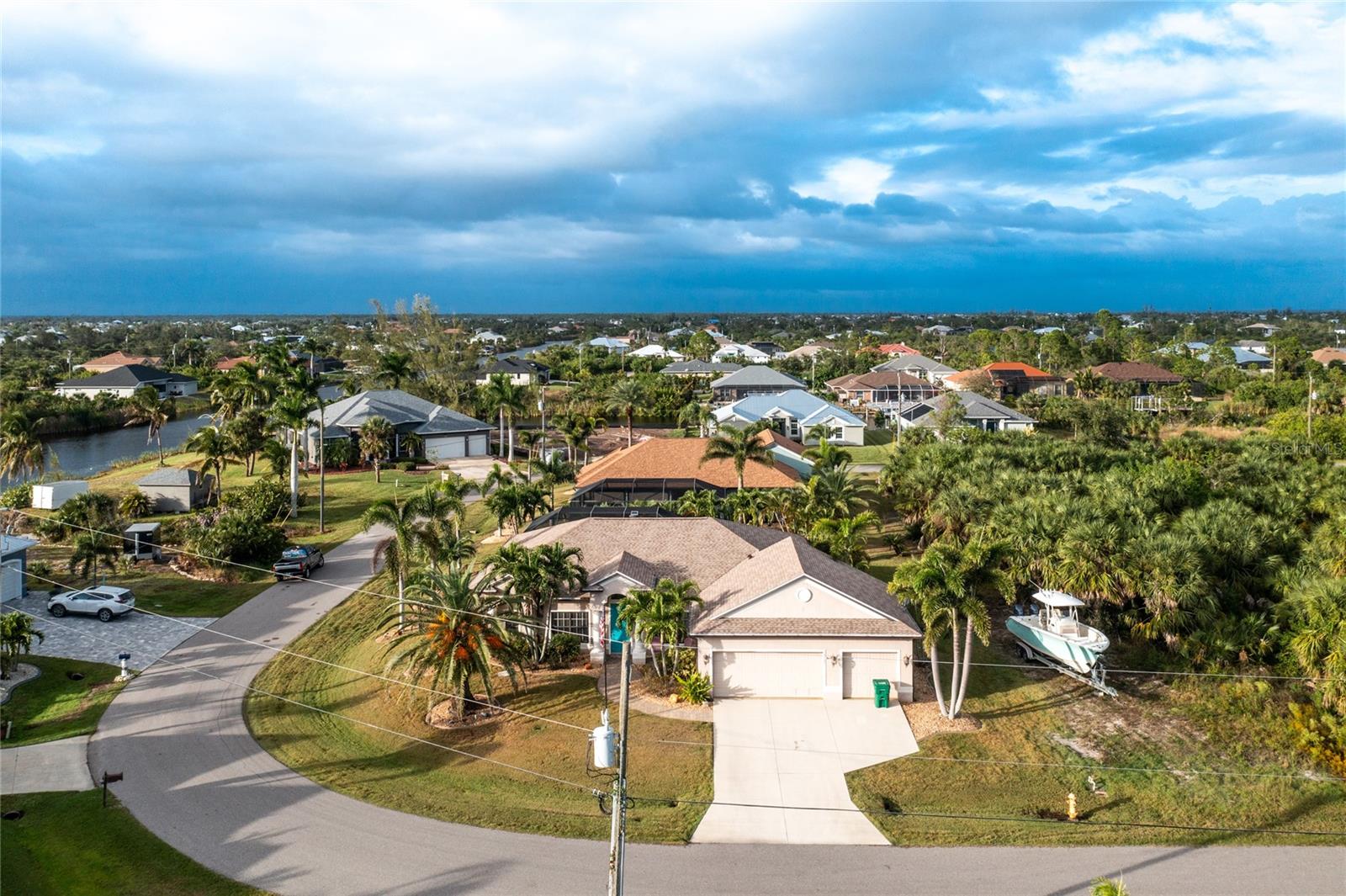15301 HENNIPEN CIR