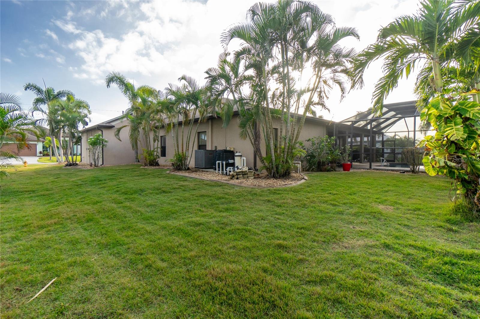 15301 HENNIPEN CIR