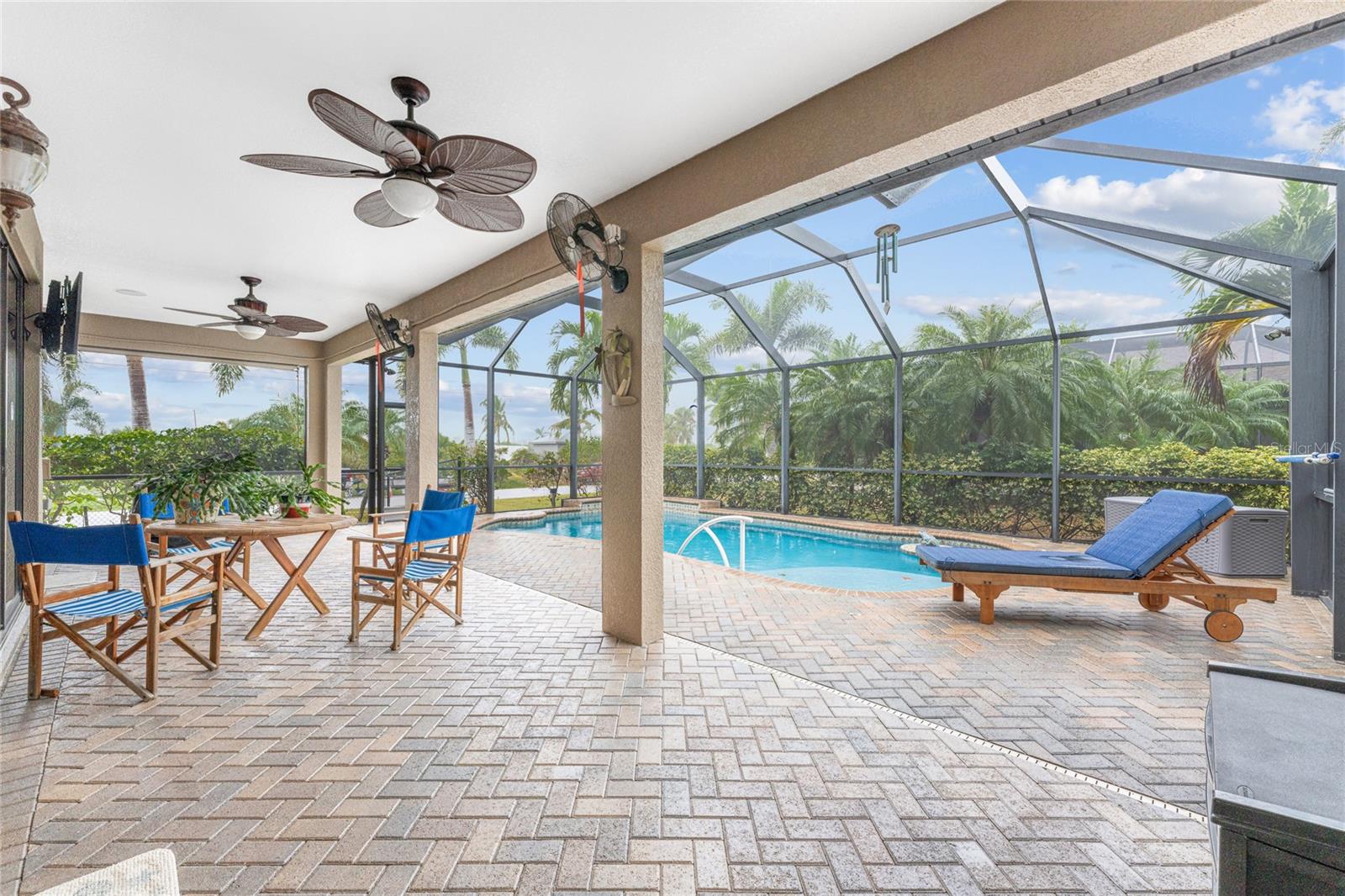 15301 HENNIPEN CIR