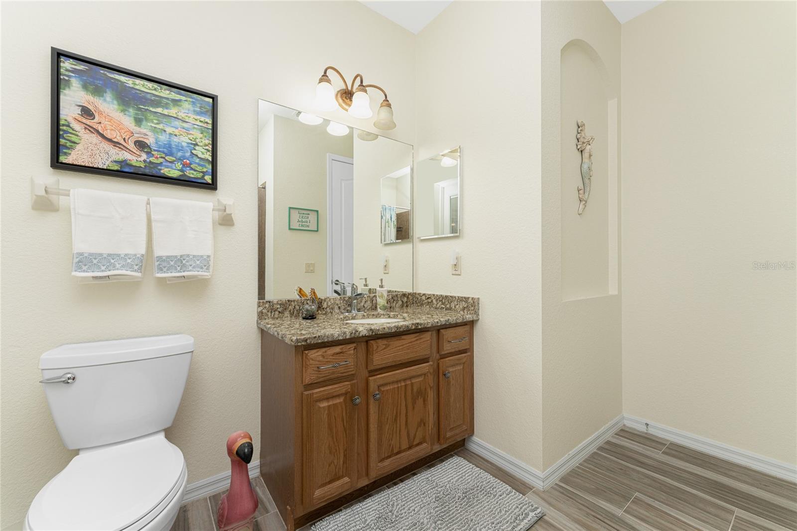 15301 HENNIPEN CIR
