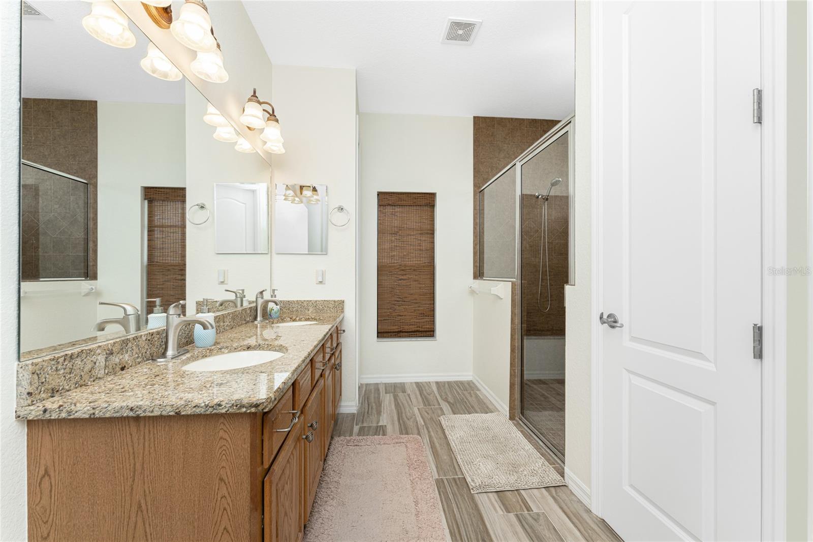 15301 HENNIPEN CIR