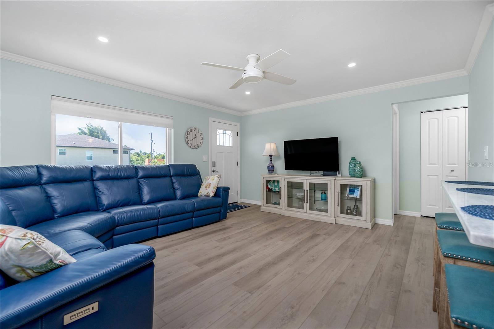 7146 ROSEMONT DR