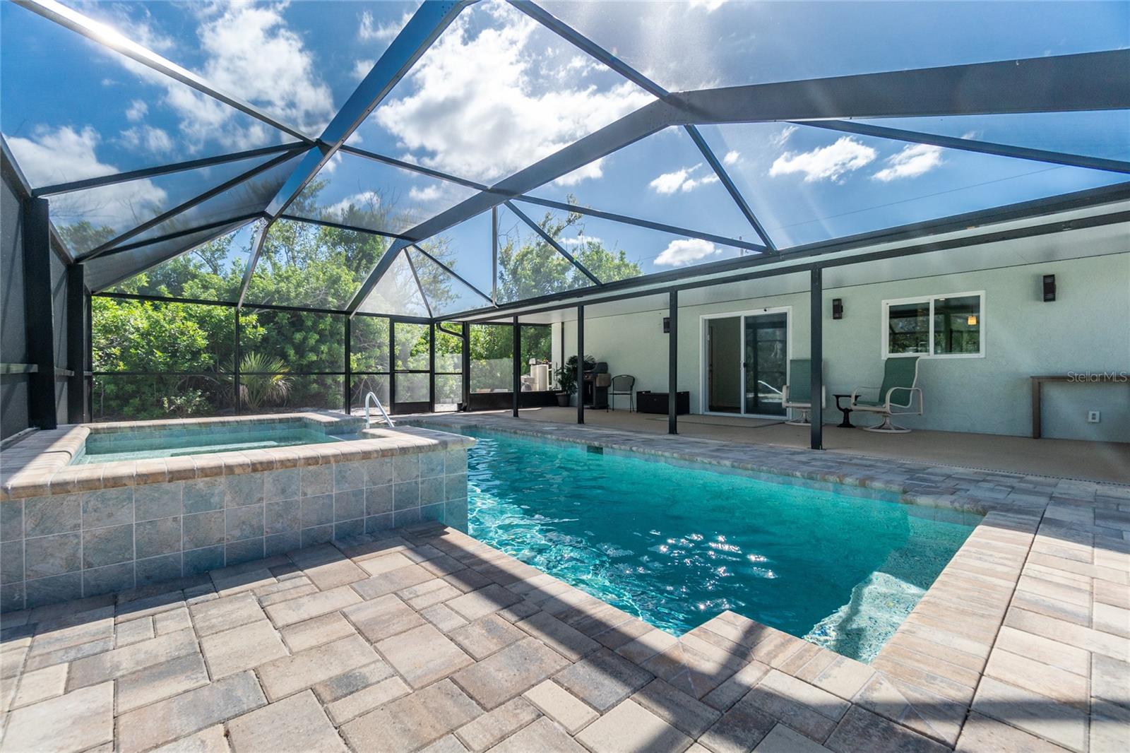 7146 ROSEMONT DR