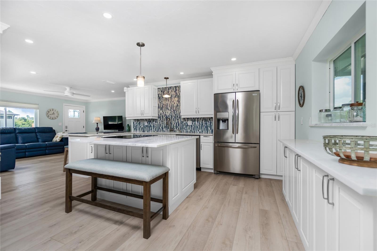 7146 ROSEMONT DR