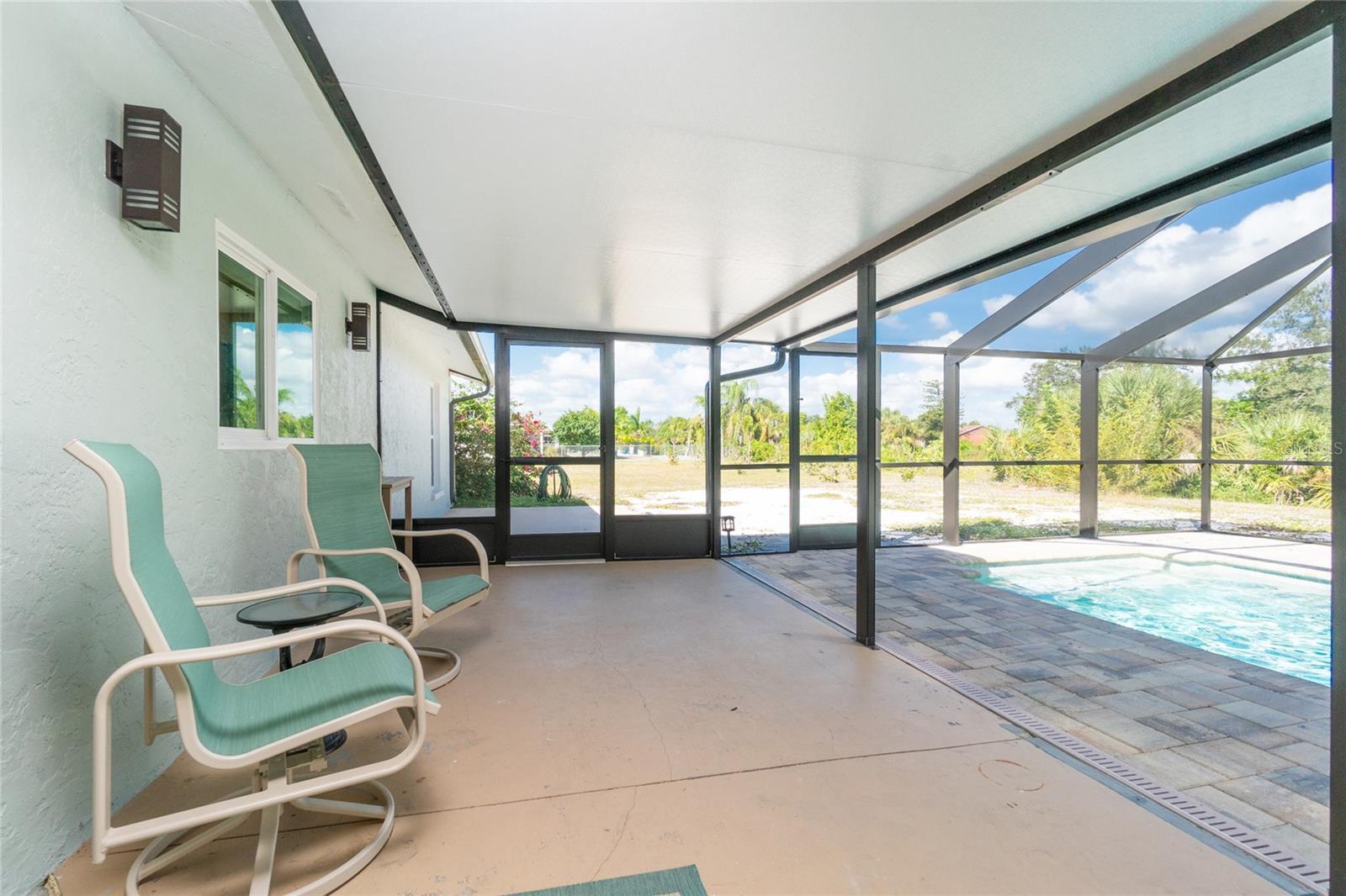 7146 ROSEMONT DR