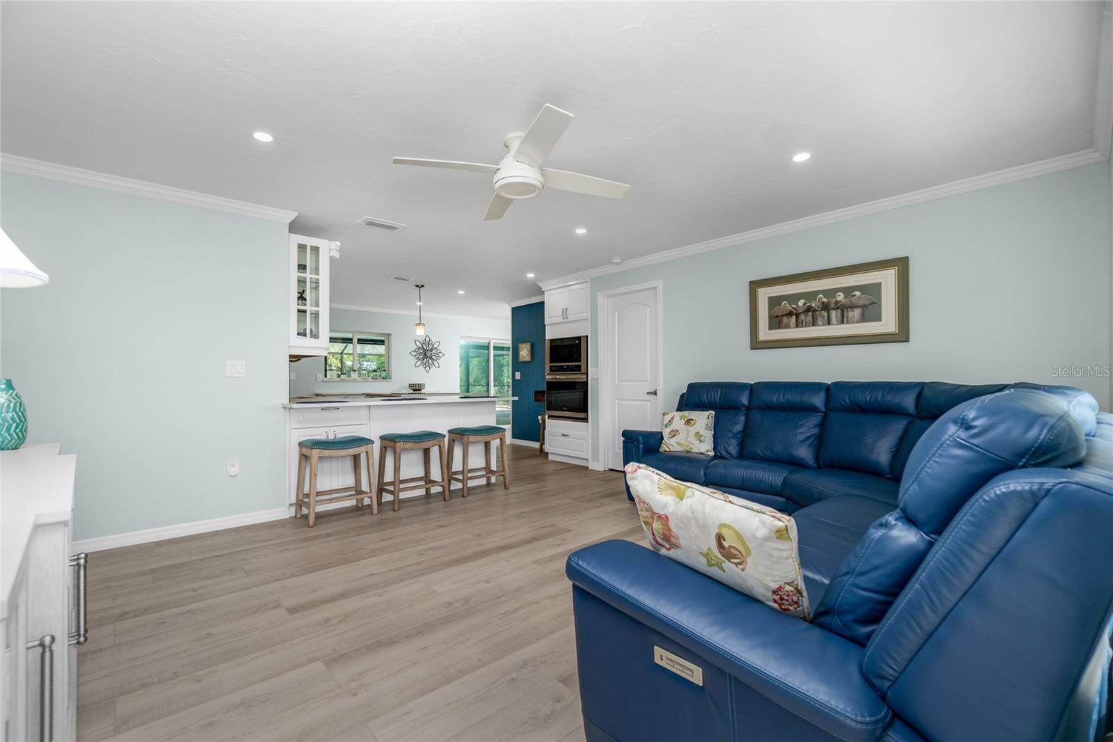 7146 ROSEMONT DR
