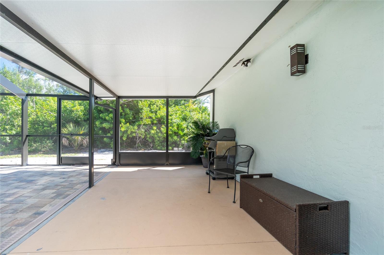 7146 ROSEMONT DR